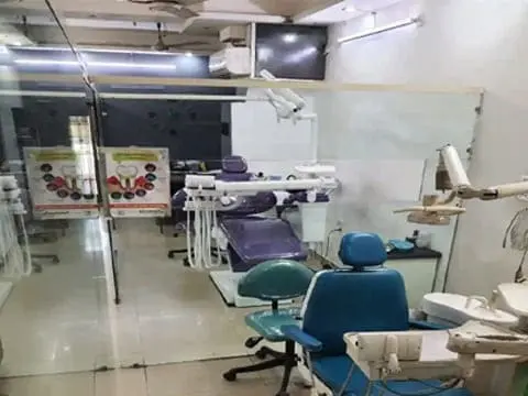 Dr. Ankit Shamdasani Gwalior (Dentist)