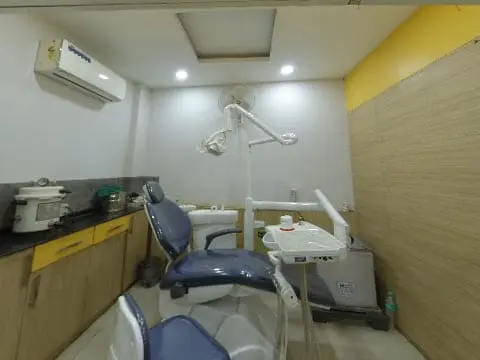 Radhe Dental clinic gwalior (Dentist)