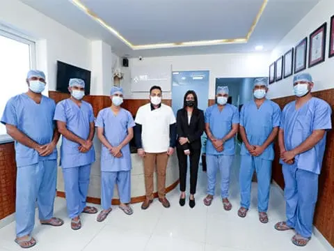 Dr. Roshan Lucknow (Hair Transplant Surgeon)