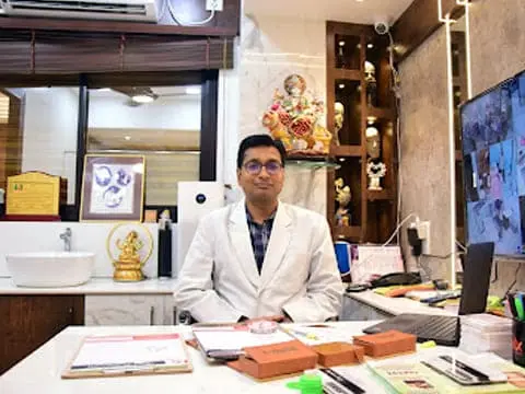 Dr. Pratik Shivhare Jhansi (dermatologist)